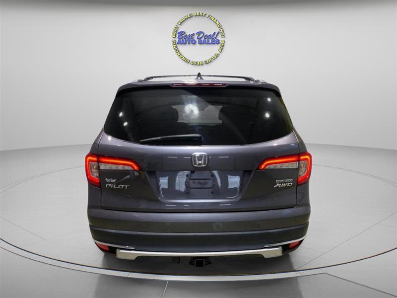 Honda Pilot Touring AWD w/Rear Captains Chairs 2021