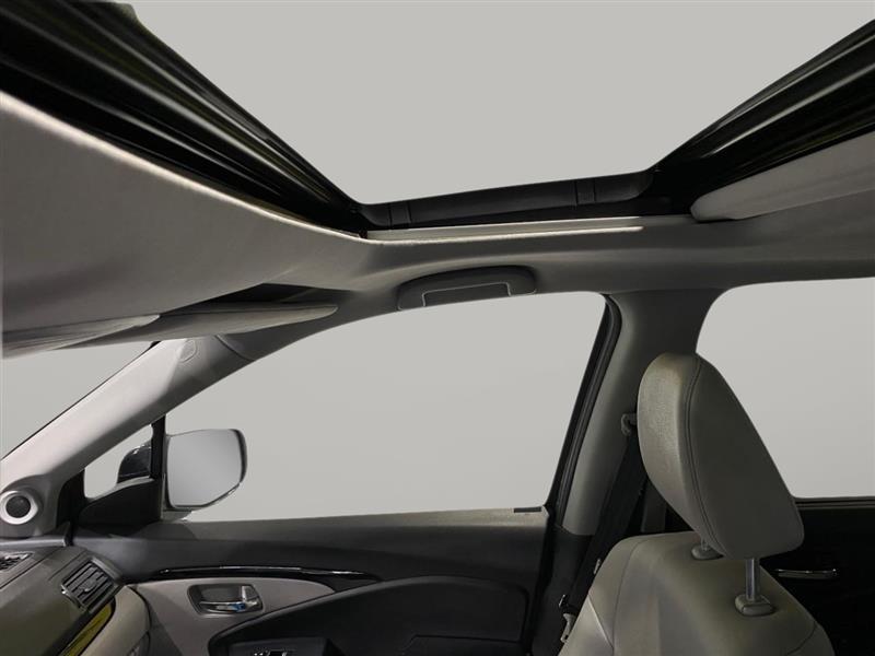 Honda Pilot Touring AWD w/Rear Captains Chairs 2021