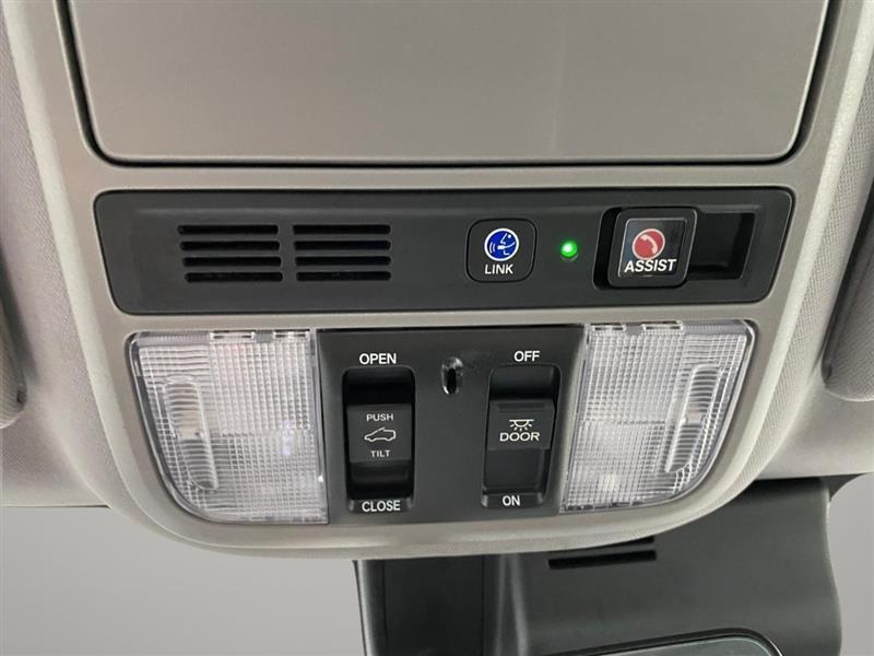 Honda Pilot Touring AWD w/Rear Captains Chairs 2021
