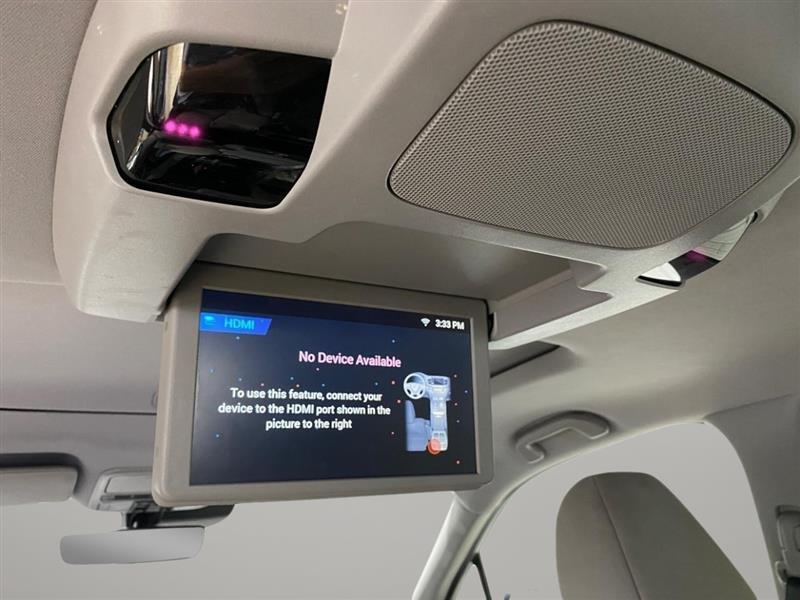 Honda Pilot Touring AWD w/Rear Captains Chairs 2021