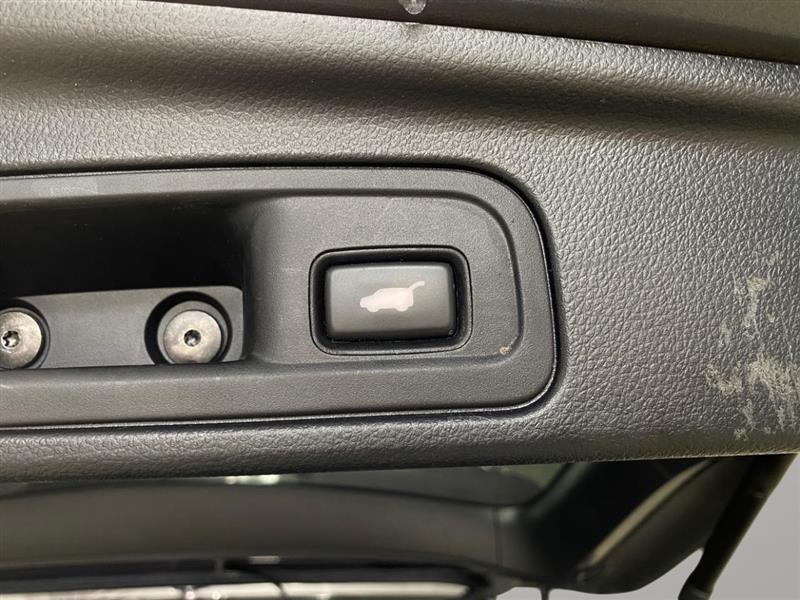Honda Pilot Touring AWD w/Rear Captains Chairs 2021