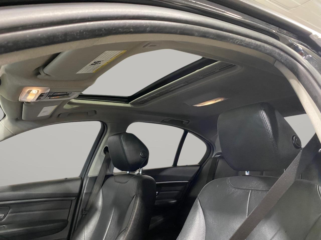 BMW 3-Series 320i xDrive Sedan 2018