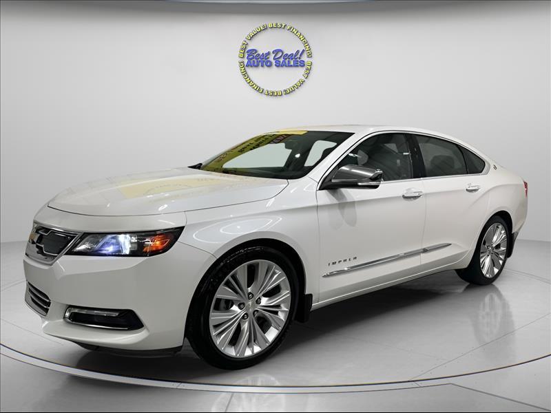 White (Iridescent Pearl Tricoat) 2018 Chevrolet Impala Sedan Front-Wheel Drive 