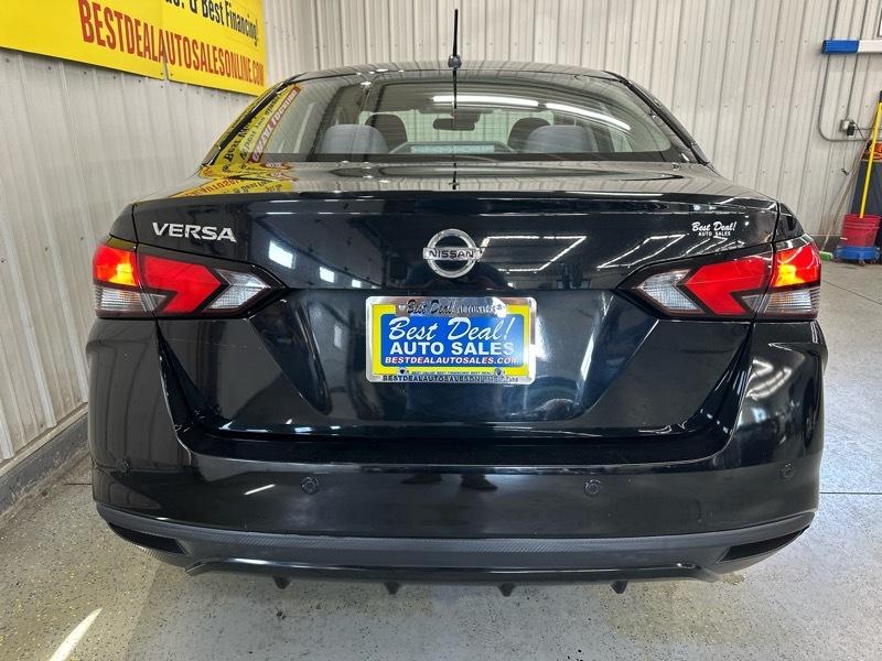 Nissan Versa S CVT 2021