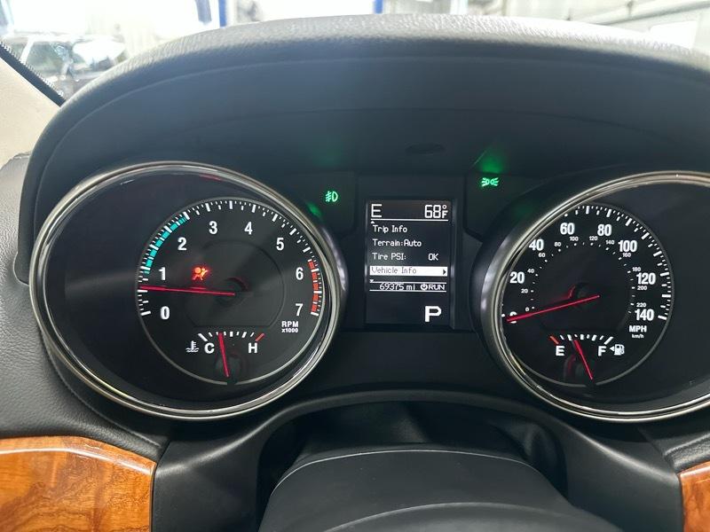 Jeep Grand Cherokee Overland 4WD 2011