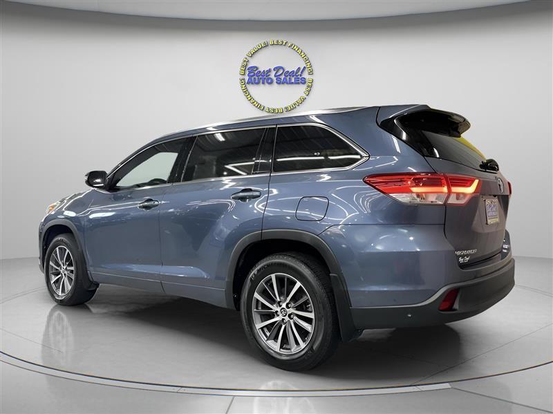 Toyota Highlander XLE AWD V6 2017