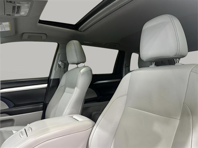 Toyota Highlander XLE AWD V6 2017