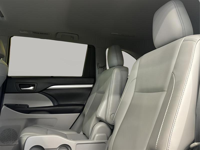 Toyota Highlander XLE AWD V6 2017