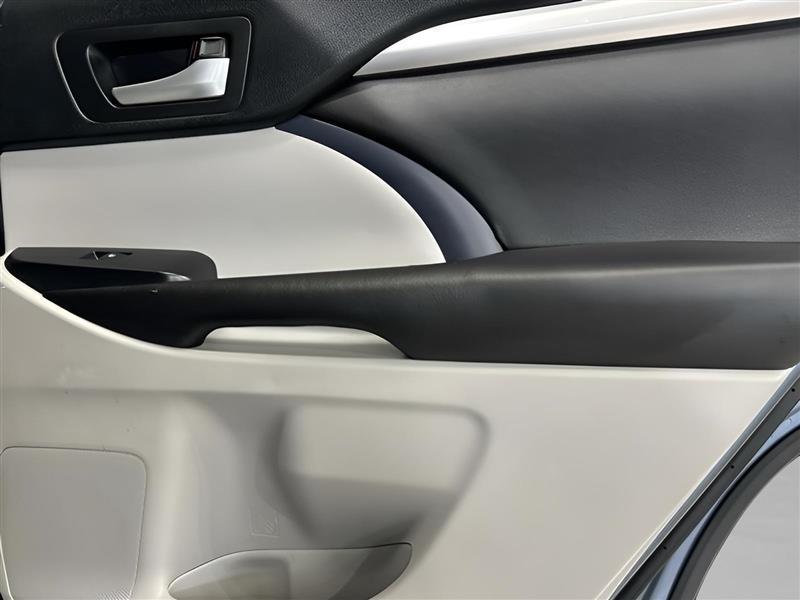 Toyota Highlander XLE AWD V6 2017