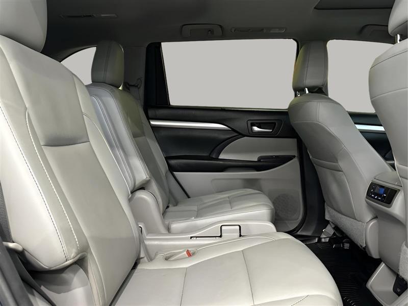 Toyota Highlander XLE AWD V6 2017