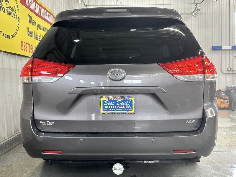 Toyota Sienna XLE FWD 8-Passenger V6 2014