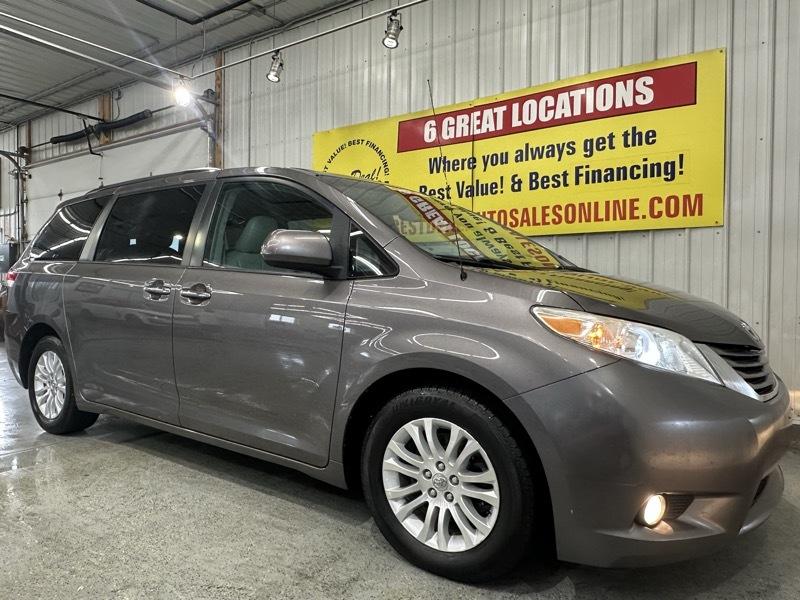 Toyota Sienna XLE FWD 8-Passenger V6 2014