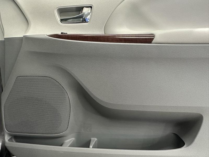 Toyota Sienna XLE FWD 8-Passenger V6 2014