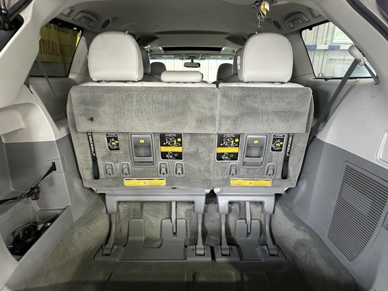 Toyota Sienna XLE FWD 8-Passenger V6 2014