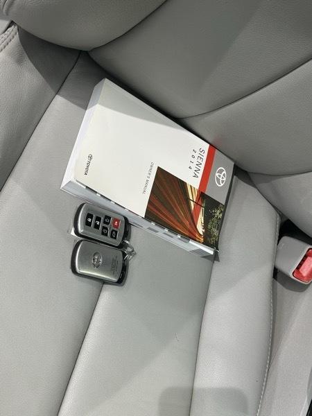 Toyota Sienna XLE FWD 8-Passenger V6 2014