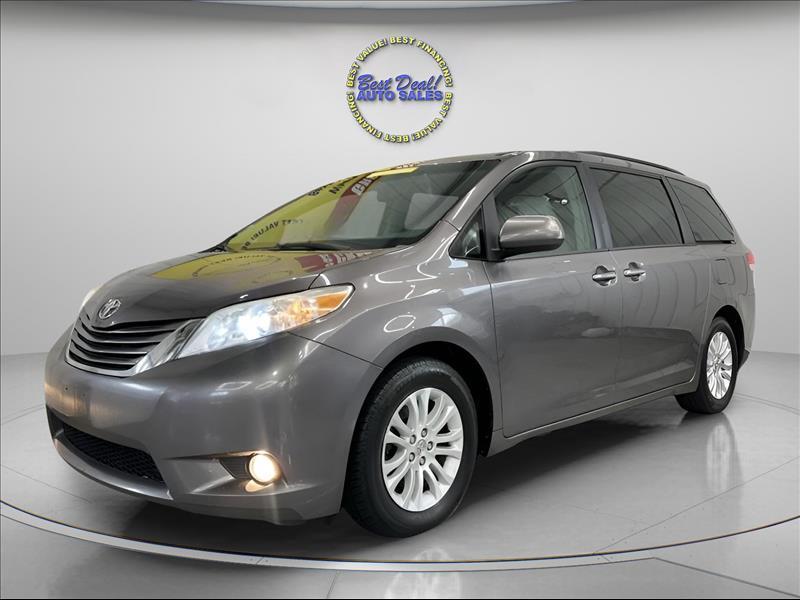 2014 Toyota Sienna XLE FWD 8-Passenger V6