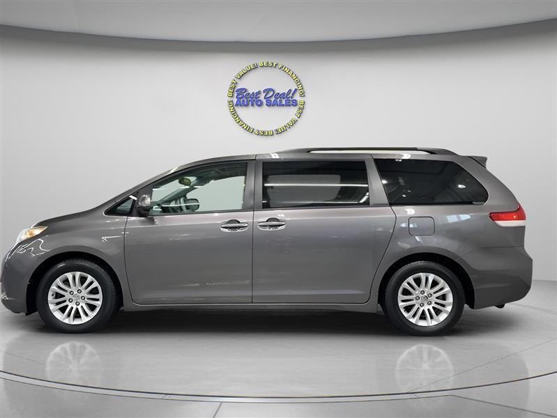 Toyota Sienna XLE FWD 8-Passenger V6 2014