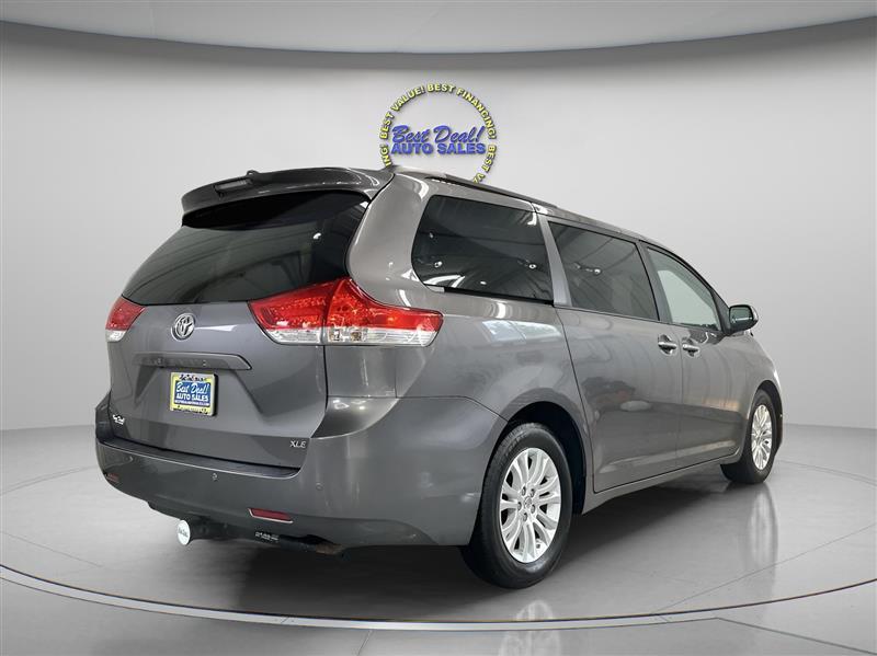 Toyota Sienna XLE FWD 8-Passenger V6 2014