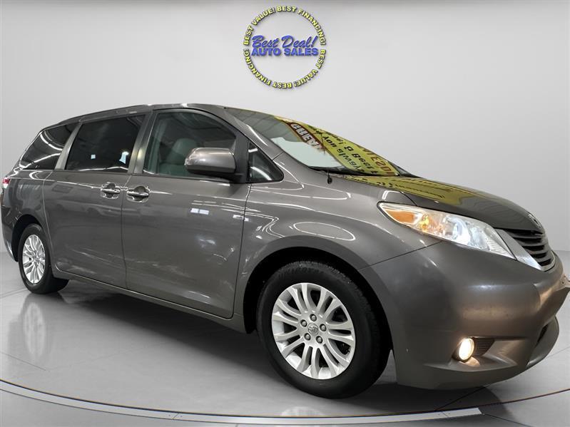 Toyota Sienna XLE FWD 8-Passenger V6 2014