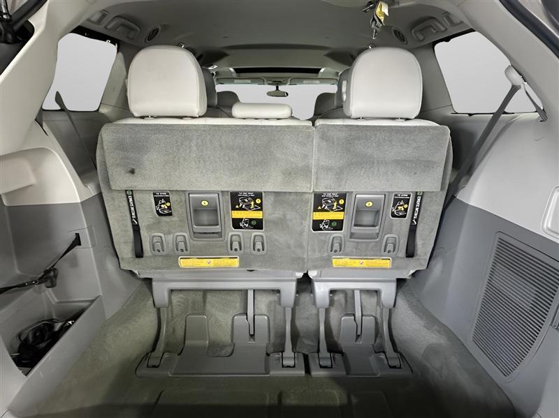 Toyota Sienna XLE FWD 8-Passenger V6 2014
