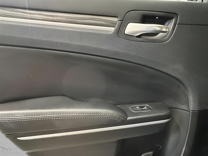 Chrysler 300 Touring L AWD 2022