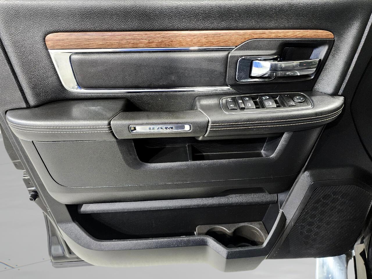 2014 Ram 1500 Laramie photo 11
