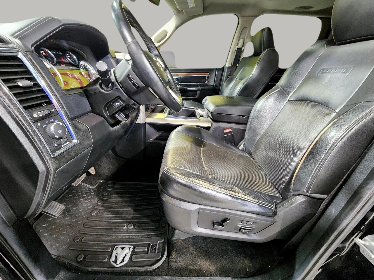2014 Ram 1500 Laramie photo 13