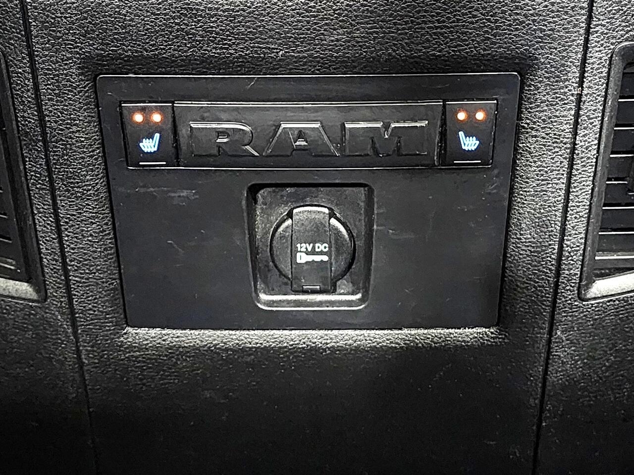 2014 Ram 1500 Laramie photo 29