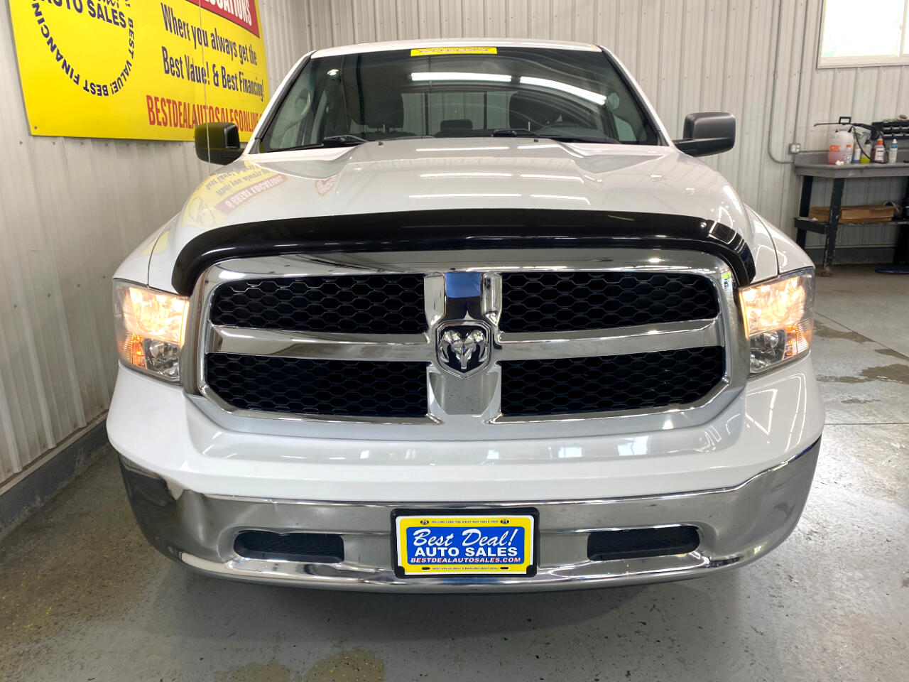 2016 Ram 1500 SLT photo 2