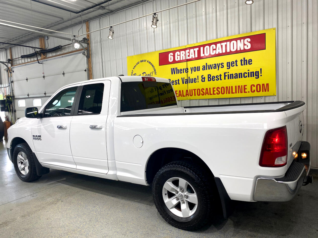 2016 Ram 1500 SLT photo 4