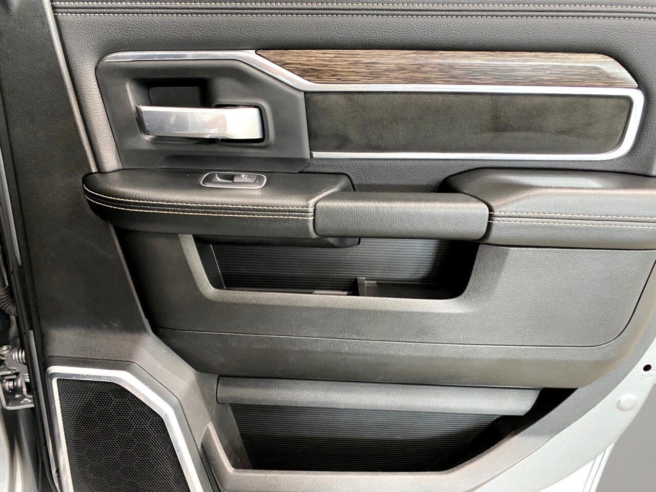 RAM 2500 Laramie Crew Cab SWB 4WD 2021