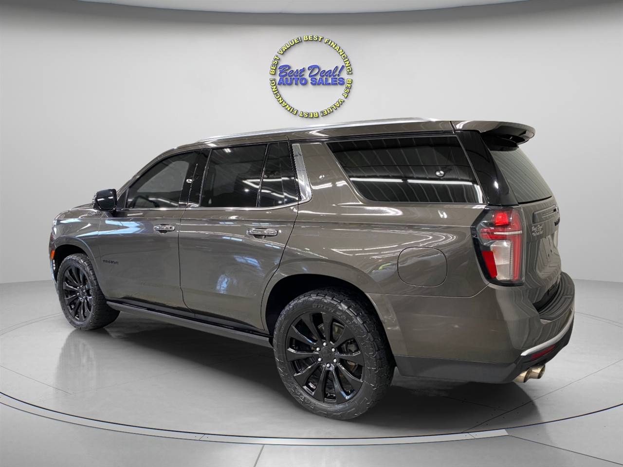 2021 Chevrolet Tahoe High Country photo 2