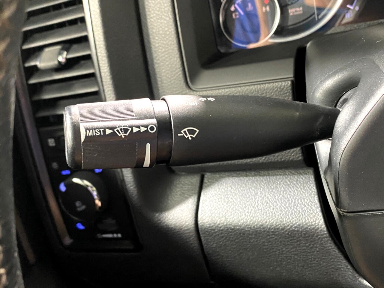 RAM 1500 Rebel Crew Cab SWB 4WD 2018