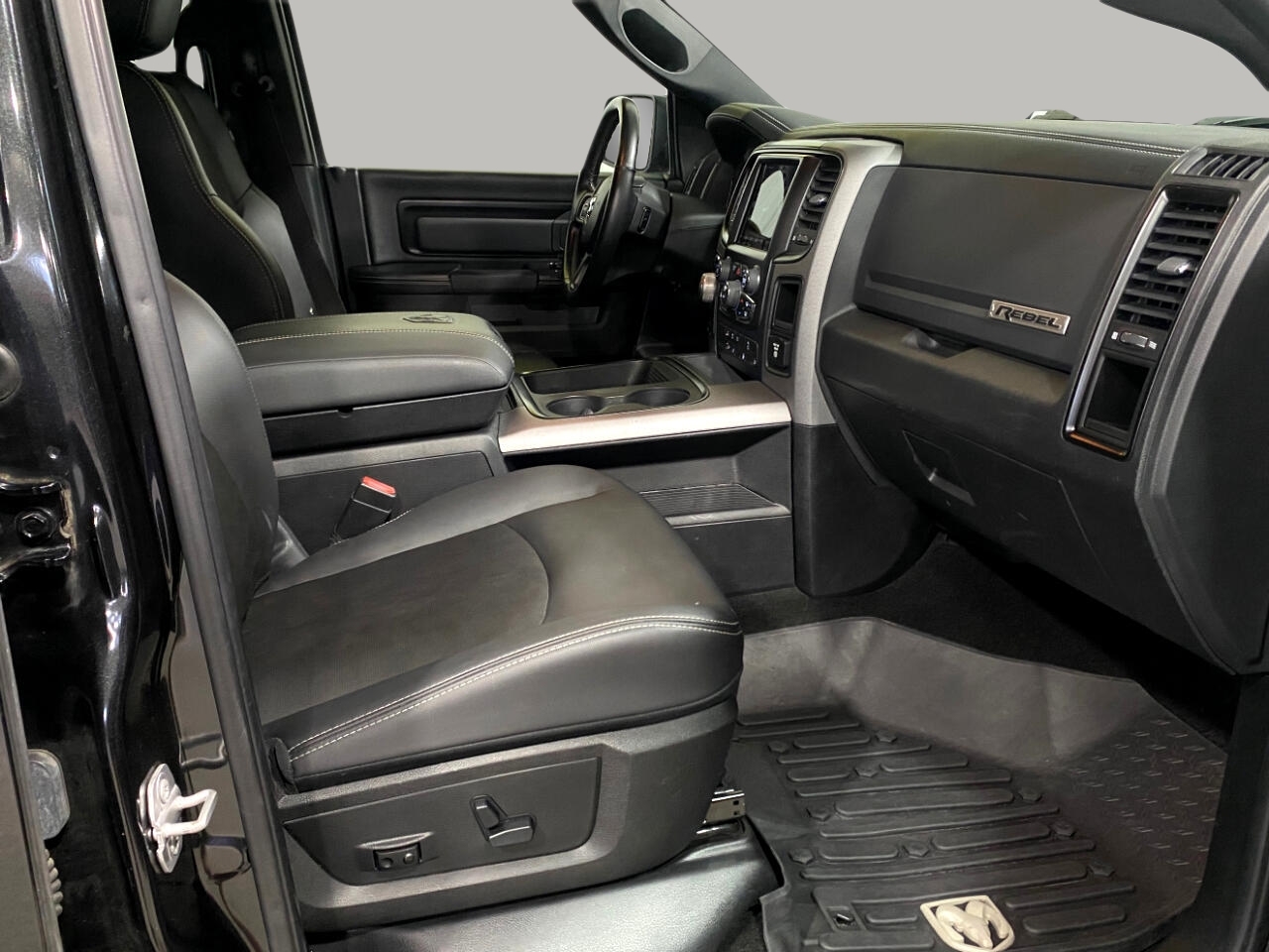 RAM 1500 Rebel Crew Cab SWB 4WD 2018