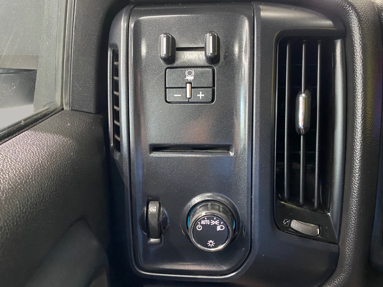 2016 Chevrolet Silverado 3500HD Work Truck photo 13