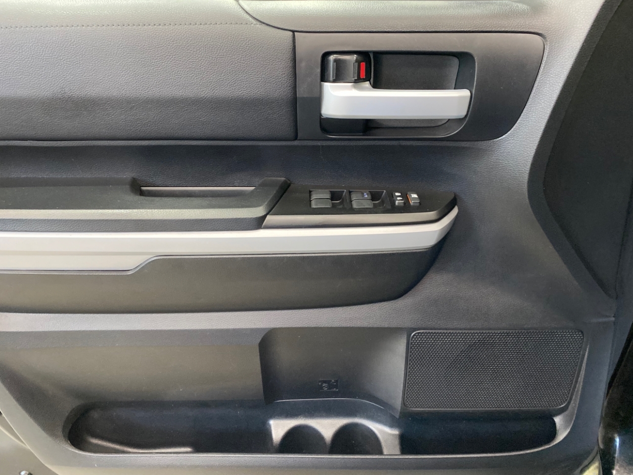 2019 Toyota Tundra SR5 Double Cab photo 17
