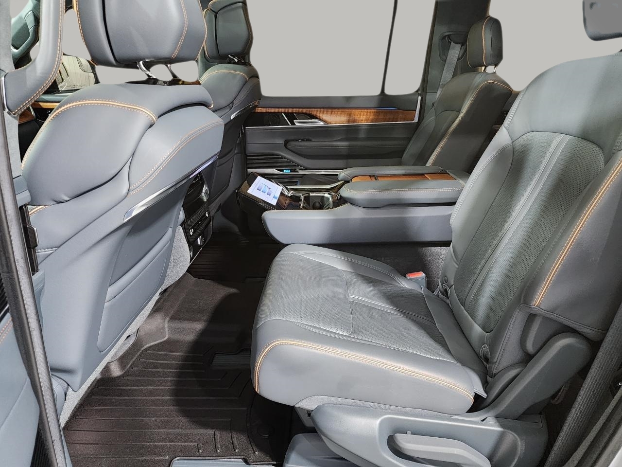 Jeep Grand Wagoneer  2022