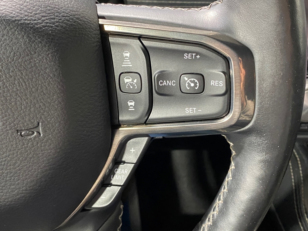 RAM 1500 Limited Crew Cab SWB 4WD 2019