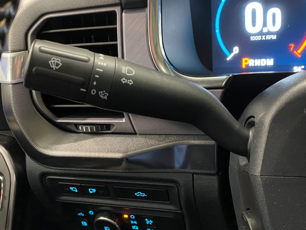 Ford F-150 Platinum 4WD SuperCrew 5.5' Box 2021 Ford F-150 Platinum 4WD SuperCrew 5.5' Box 2021