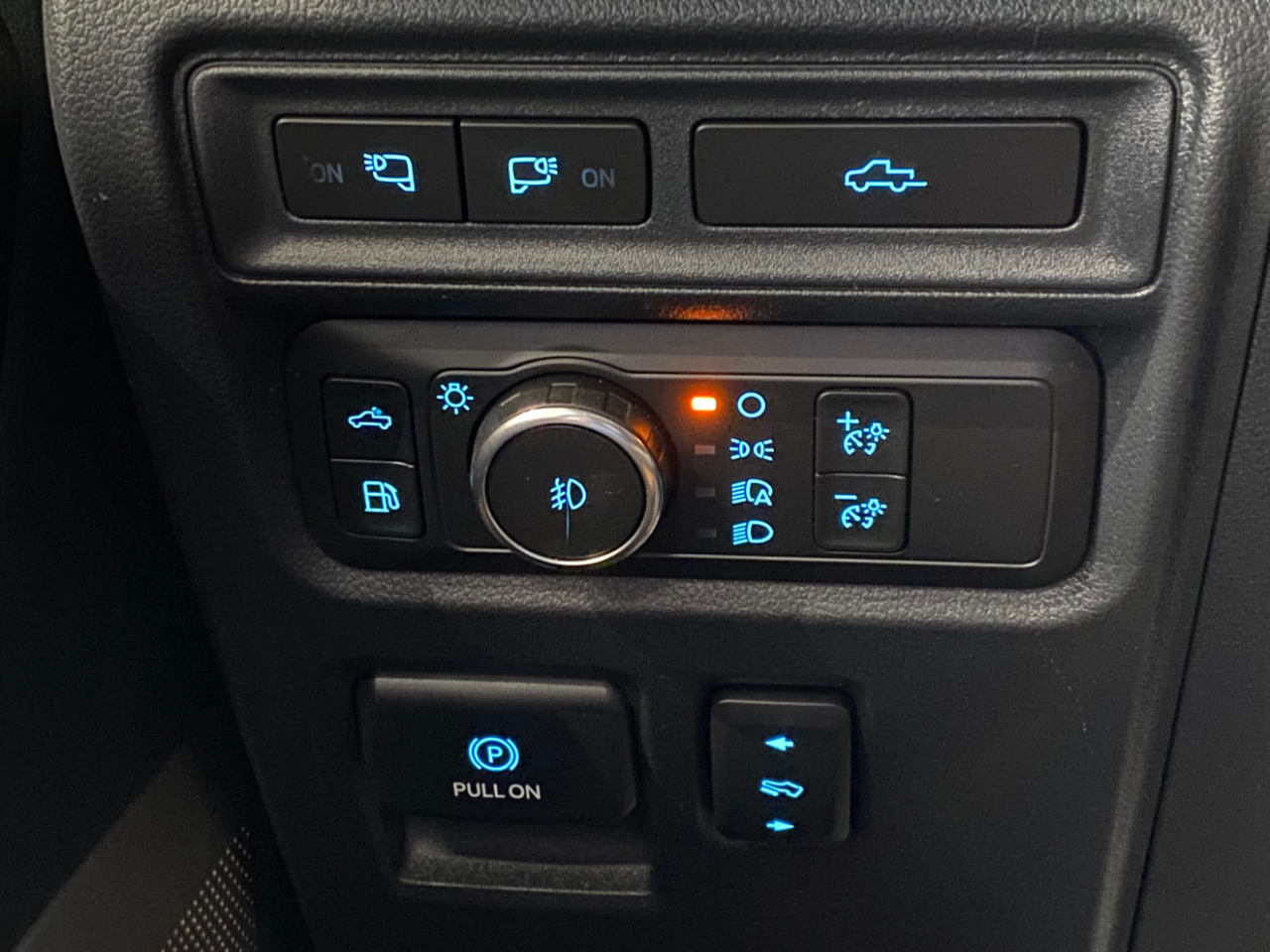 Ford F-150 Platinum 4WD SuperCrew 5.5' Box 2021 Ford F-150 Platinum 4WD SuperCrew 5.5' Box 2021