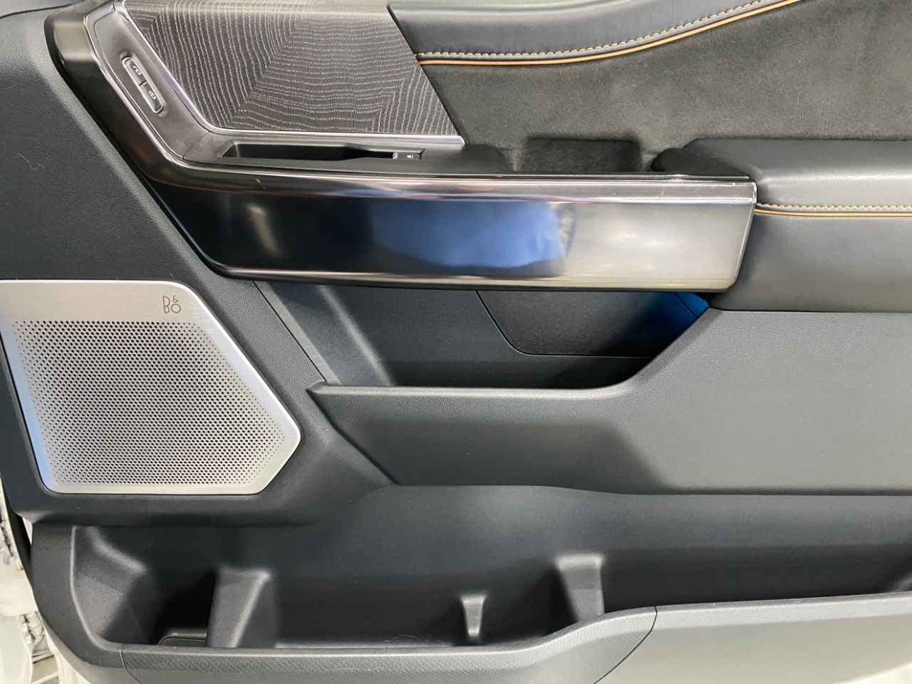 Ford F-150 Platinum 4WD SuperCrew 5.5' Box 2021 Ford F-150 Platinum 4WD SuperCrew 5.5' Box 2021