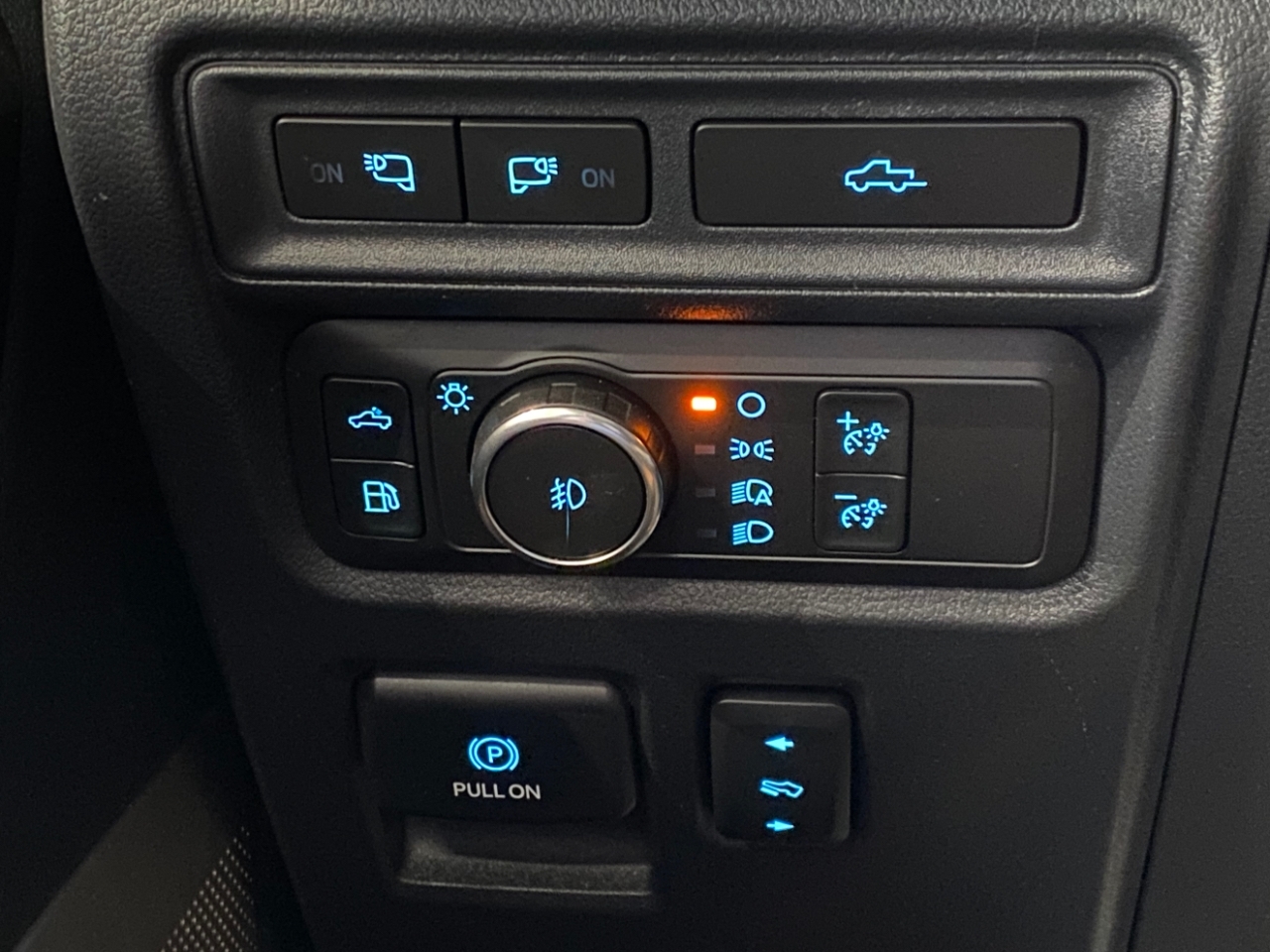 Ford F-150 Platinum 4WD SuperCrew 5.5' Box 2021 Ford F-150 Platinum 4WD SuperCrew 5.5' Box 2021