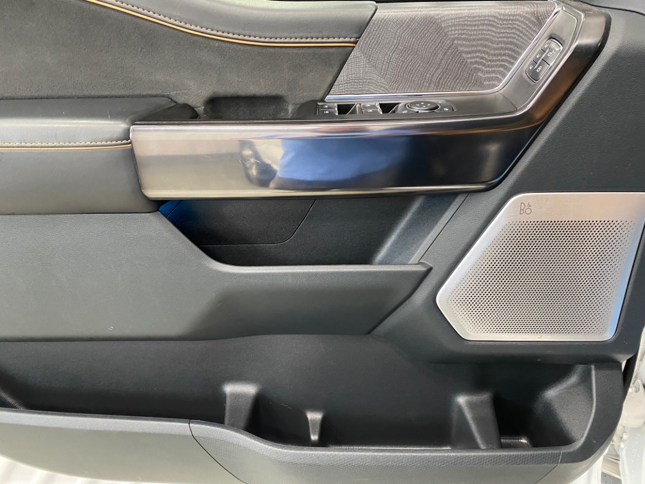 Ford F-150 Platinum 4WD SuperCrew 5.5' Box 2021 Ford F-150 Platinum 4WD SuperCrew 5.5' Box 2021