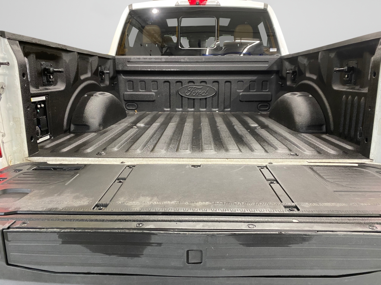 Ford F-150 Platinum 4WD SuperCrew 5.5' Box 2021 Ford F-150 Platinum 4WD SuperCrew 5.5' Box 2021