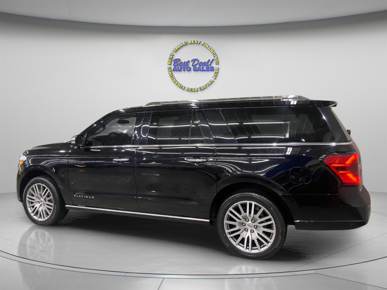 2022 Ford Expedition MAX Platinum photo 2