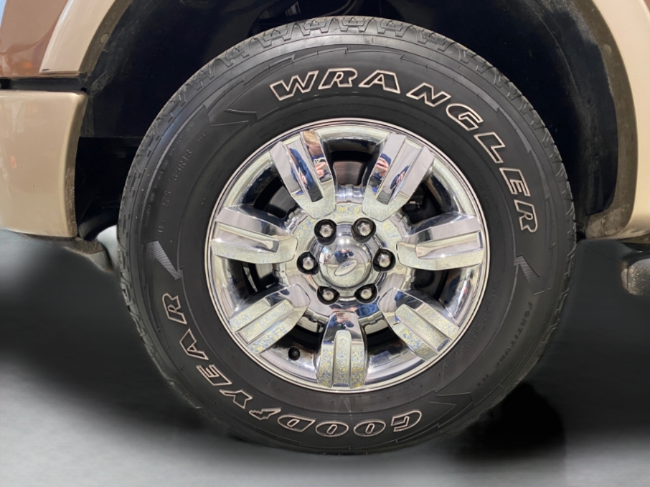 Ford F-150 Lariat SuperCrew 5.5-ft. Bed 4WD 2011