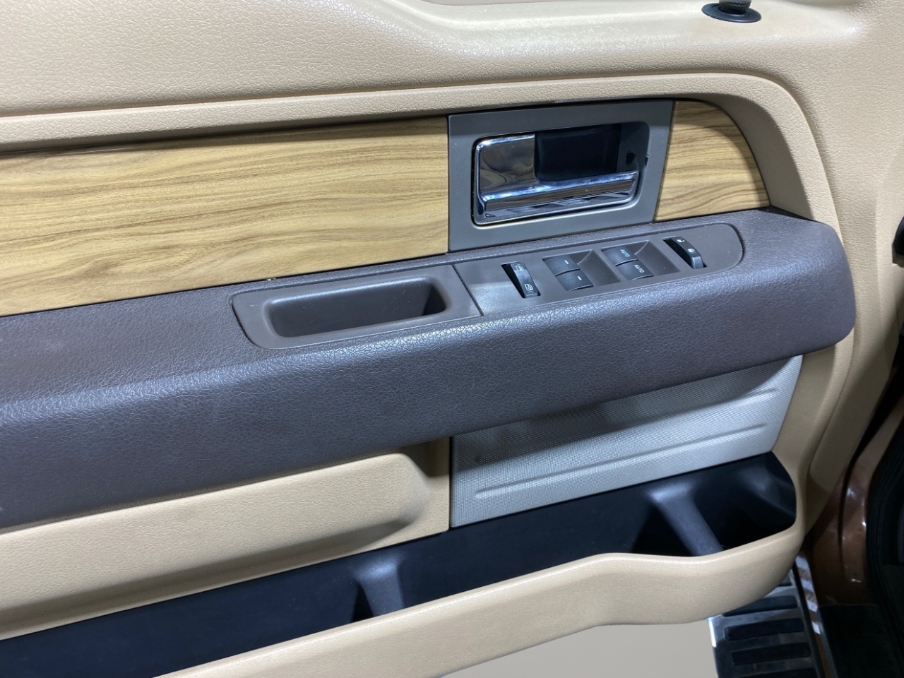 Ford F-150 Lariat SuperCrew 5.5-ft. Bed 4WD 2011