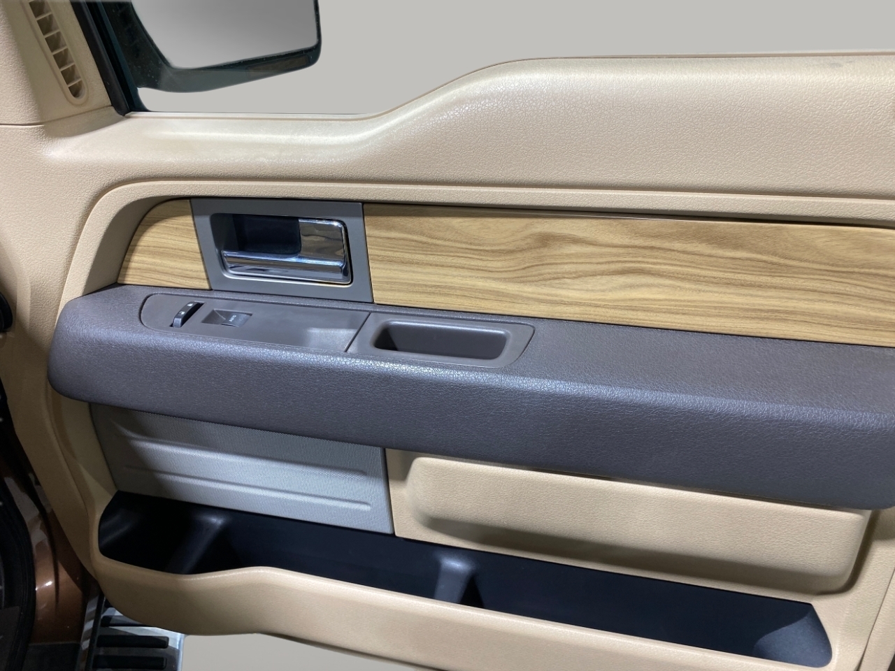 Ford F-150 Lariat SuperCrew 5.5-ft. Bed 4WD 2011