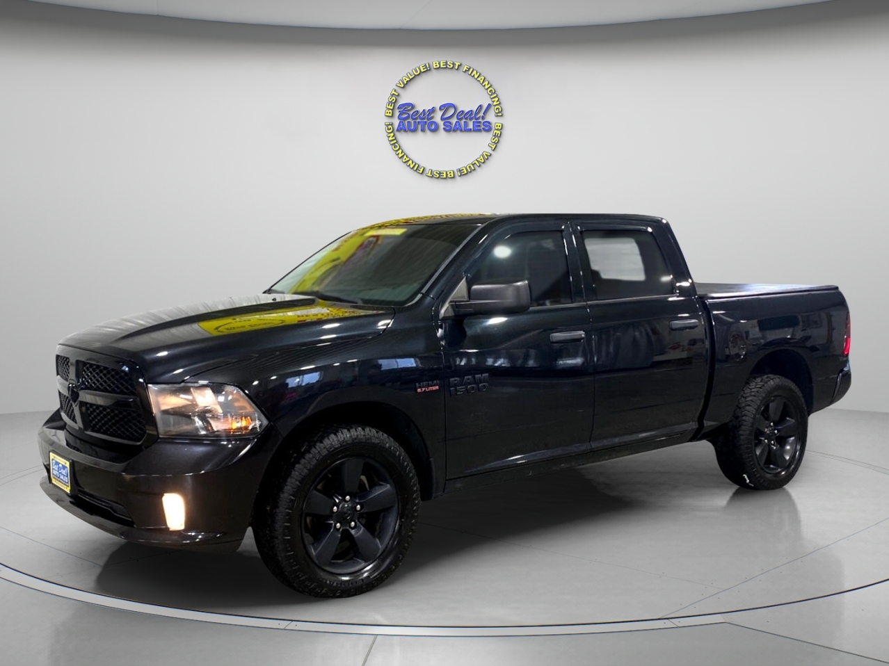 2016 RAM 1500 Express 4x4 Crew Cab 5'7" Box