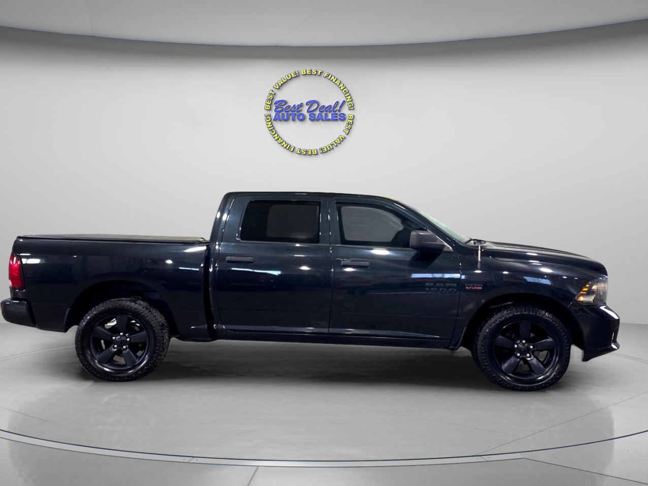 RAM 1500 Express 4x4 Crew Cab 5'7" Box 2016